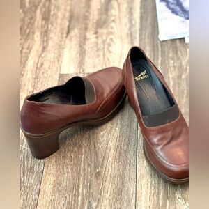 Dansko comfortable heeled shoes size 39 which in US is 8 1/2- 9